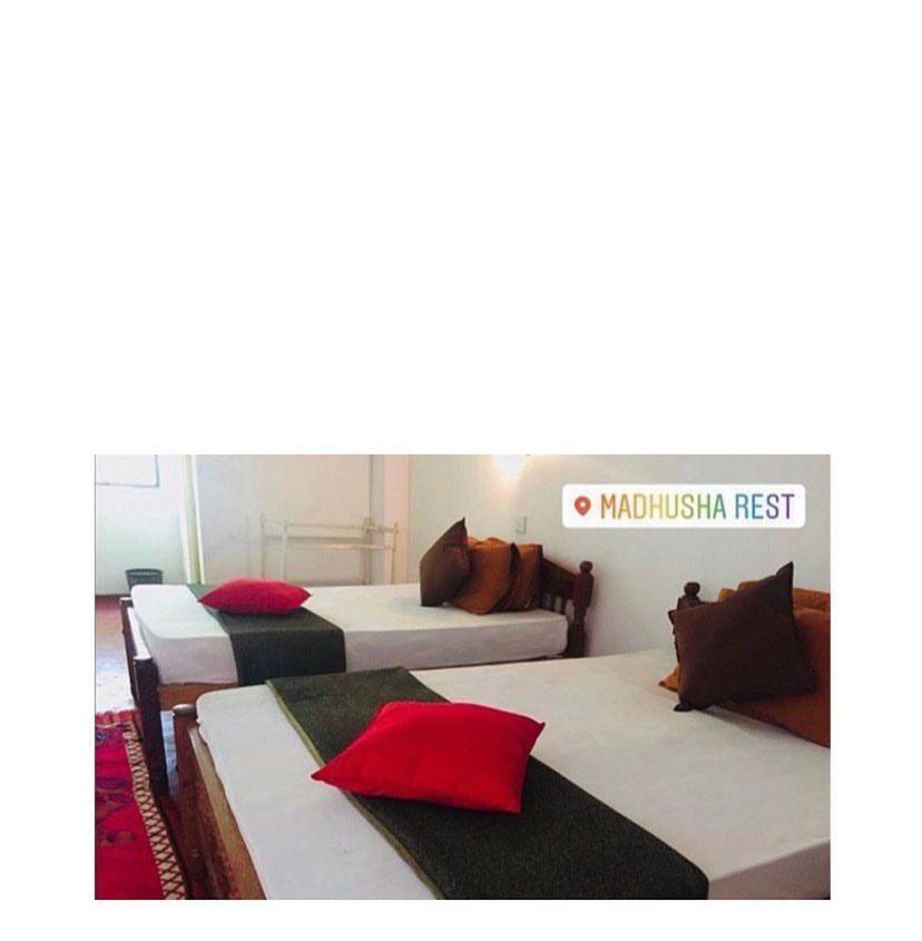 Madhusha Rest Hotel Maskeliya Bagian luar foto